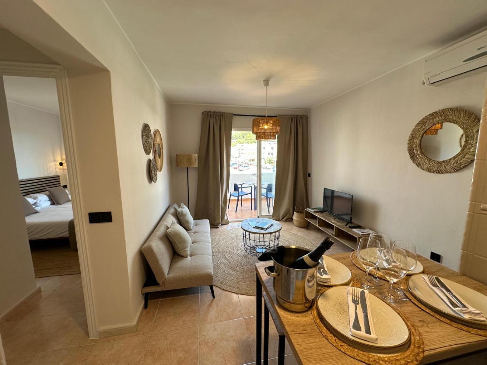 Apartamentos Ses Veles กาลายองกา ภายนอก รูปภาพ