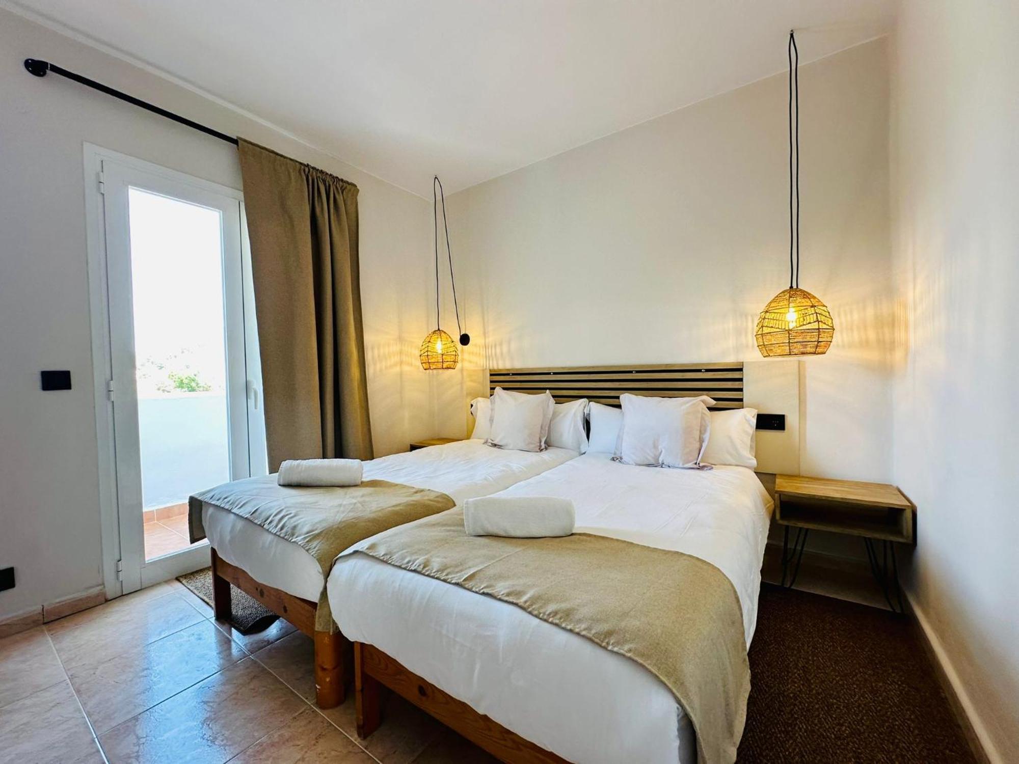 Apartamentos Ses Veles กาลายองกา ภายนอก รูปภาพ