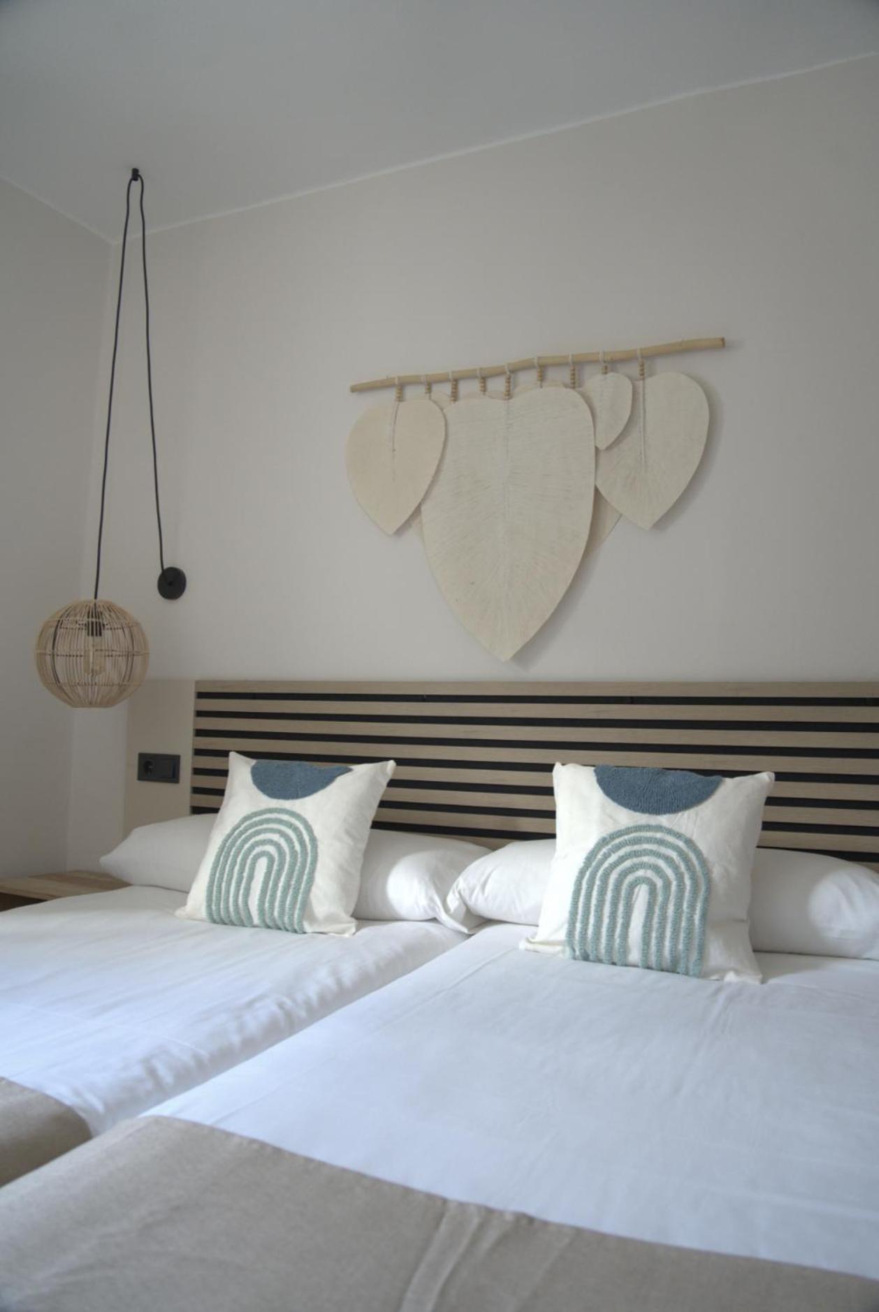 Apartamentos Ses Veles กาลายองกา ภายนอก รูปภาพ