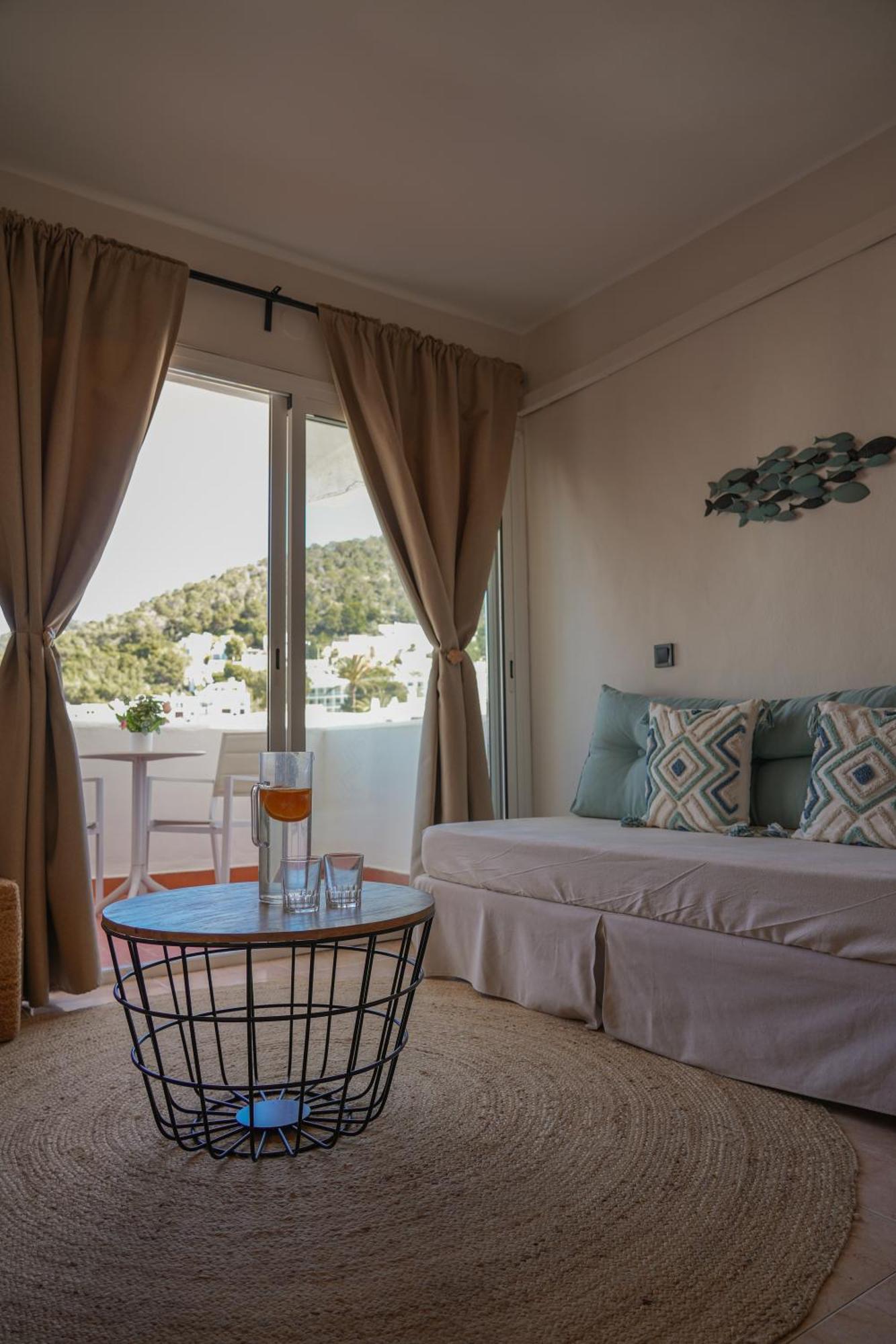 Apartamentos Ses Veles กาลายองกา ภายนอก รูปภาพ