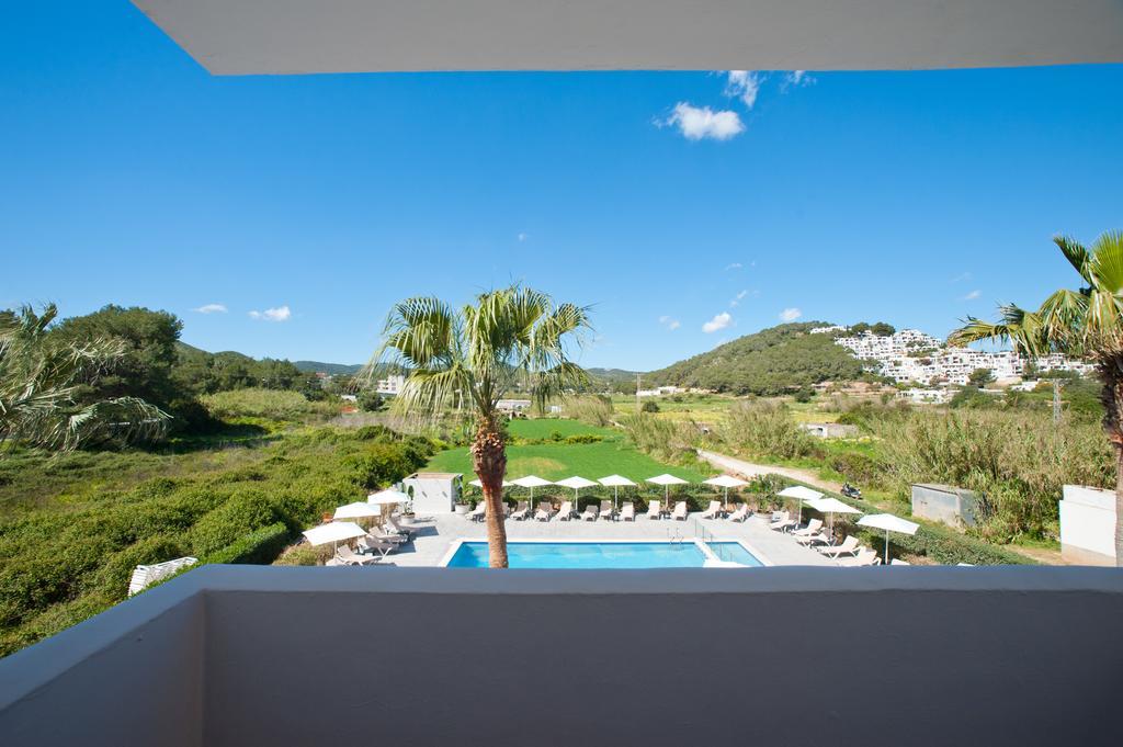 Apartamentos Ses Veles กาลายองกา ภายนอก รูปภาพ